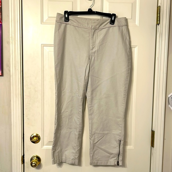 🇺🇸Coldwater Creek khaki capri pants, size 12 - Picture 1 of 8